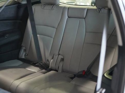 Used 2017 Honda Pilot Touring image 49