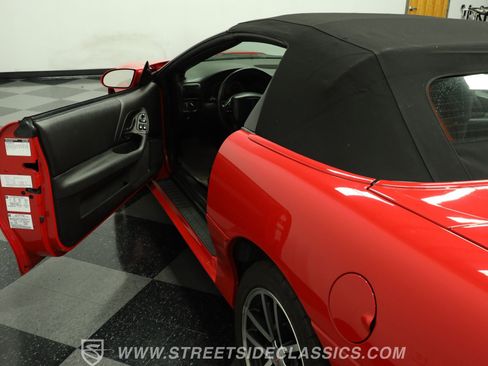 Used 2002 Chevrolet Camaro Z28 RWD image 33