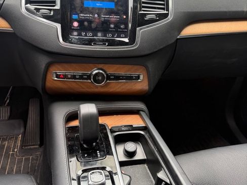 Certified 2024 Volvo XC90 T8 Plus w/ Protection Package Premier AWD/4WD image 11