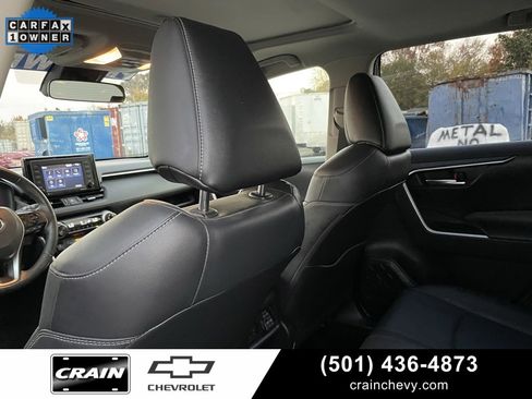 Used 2021 Toyota RAV4 XLE Premium image 28