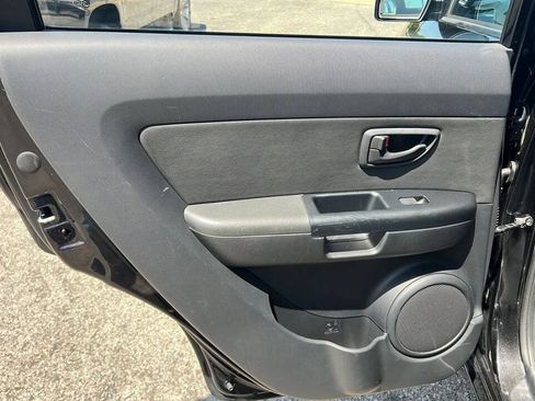 Used 2011 Kia Soul FWD image 16