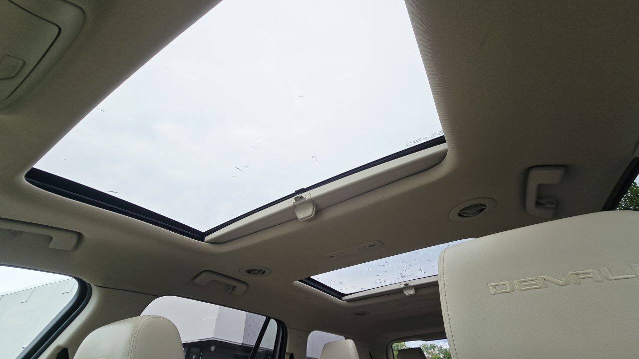 Used 2017 GMC Acadia Denali w/ Technology Package FWD image 39