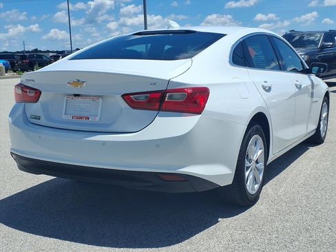 Used 2025 Chevrolet Malibu LT FWD image 2