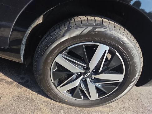 Used 2021 Kia Sorento S w/ Panoramic Sunroof Package FWD image 7