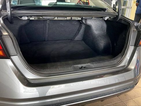 Used 2025 Nissan Altima 2.5 SV FWD image 18