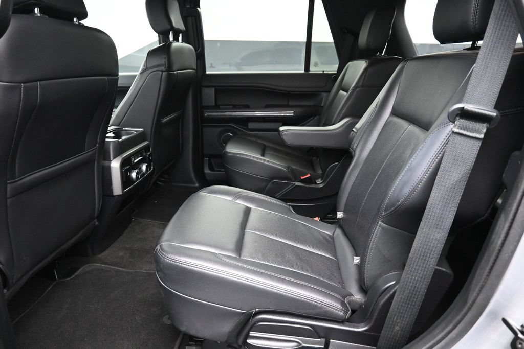 Used 2020 Ford Expedition XLT w/ Equipment Group 202A RWD image 19