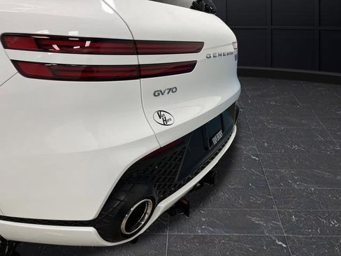 Used 2025 Genesis GV70 3.5T Sport image 33