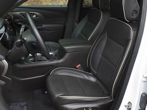 Used 2023 Chevrolet Traverse Premier w/ Redline Edition image 9