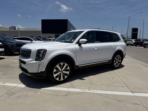 Certified 2021 Kia Telluride EX w/ EX Premium Package FWD image 8