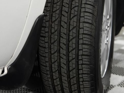 Used 2006 Chrysler Town & Country LX image 36