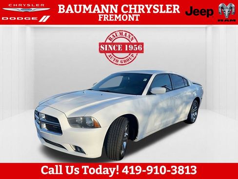 Used 2014 Dodge Charger SXT Plus RWD image 13