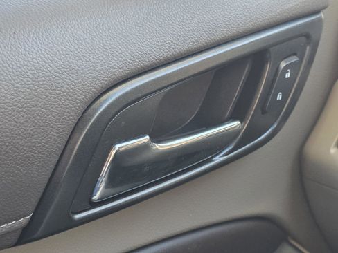 Used 2017 Chevrolet Suburban Premier image 10