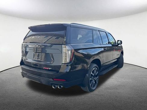 Certified 2025 Chevrolet Suburban RST w/ Comfort Package AWD/4WD image 14