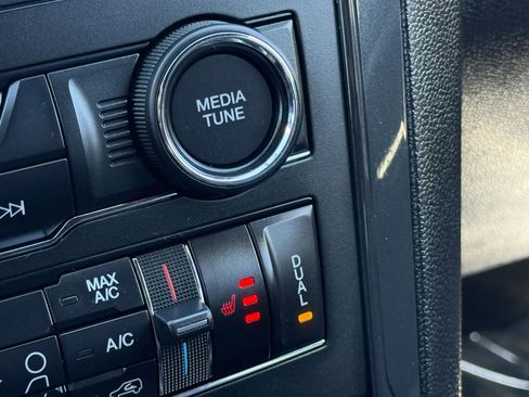 Used 2018 Ford Explorer XLT w/ Equipment Group 202A AWD/4WD image 40