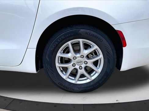 Certified 2023 Chrysler Voyager LX FWD image 34