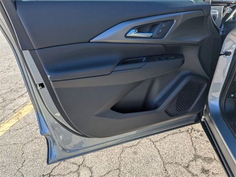 New 2026 Chevrolet Equinox EV LT image 8