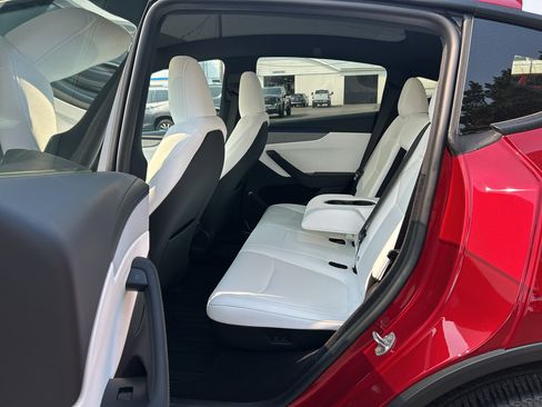Used 2026 Tesla Model Y 2WD image 29