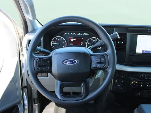Used 2025 Ford F250 XLT image 16