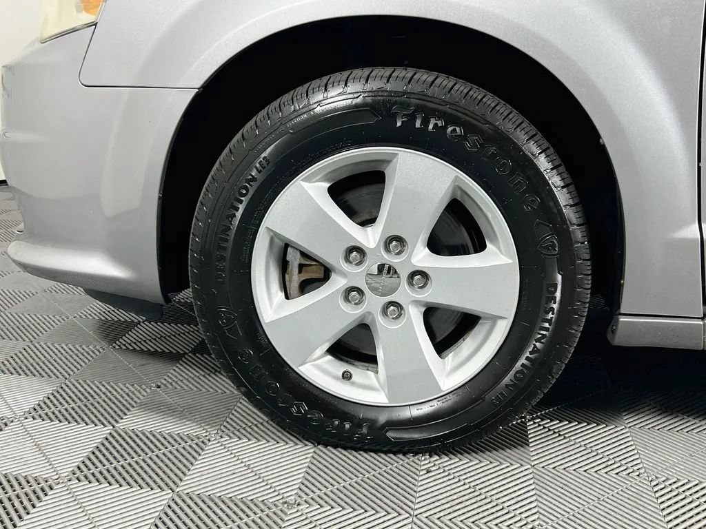 Used 2013 Dodge Grand Caravan SE FWD image 29