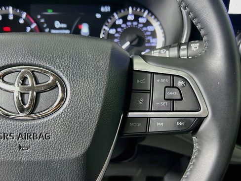Used 2026 Toyota Highlander XLE AWD/4WD image 19