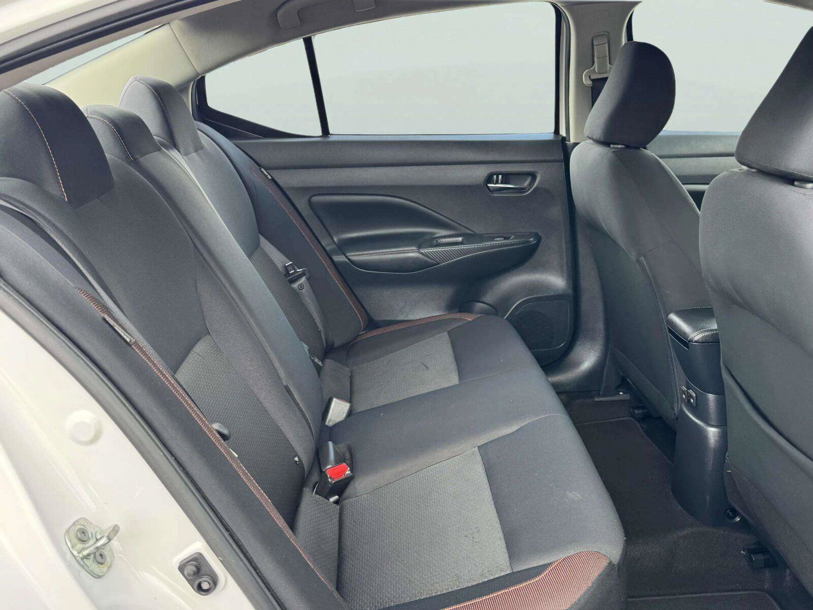 Used 2021 Nissan Versa SR w/ Convenience Package FWD image 33