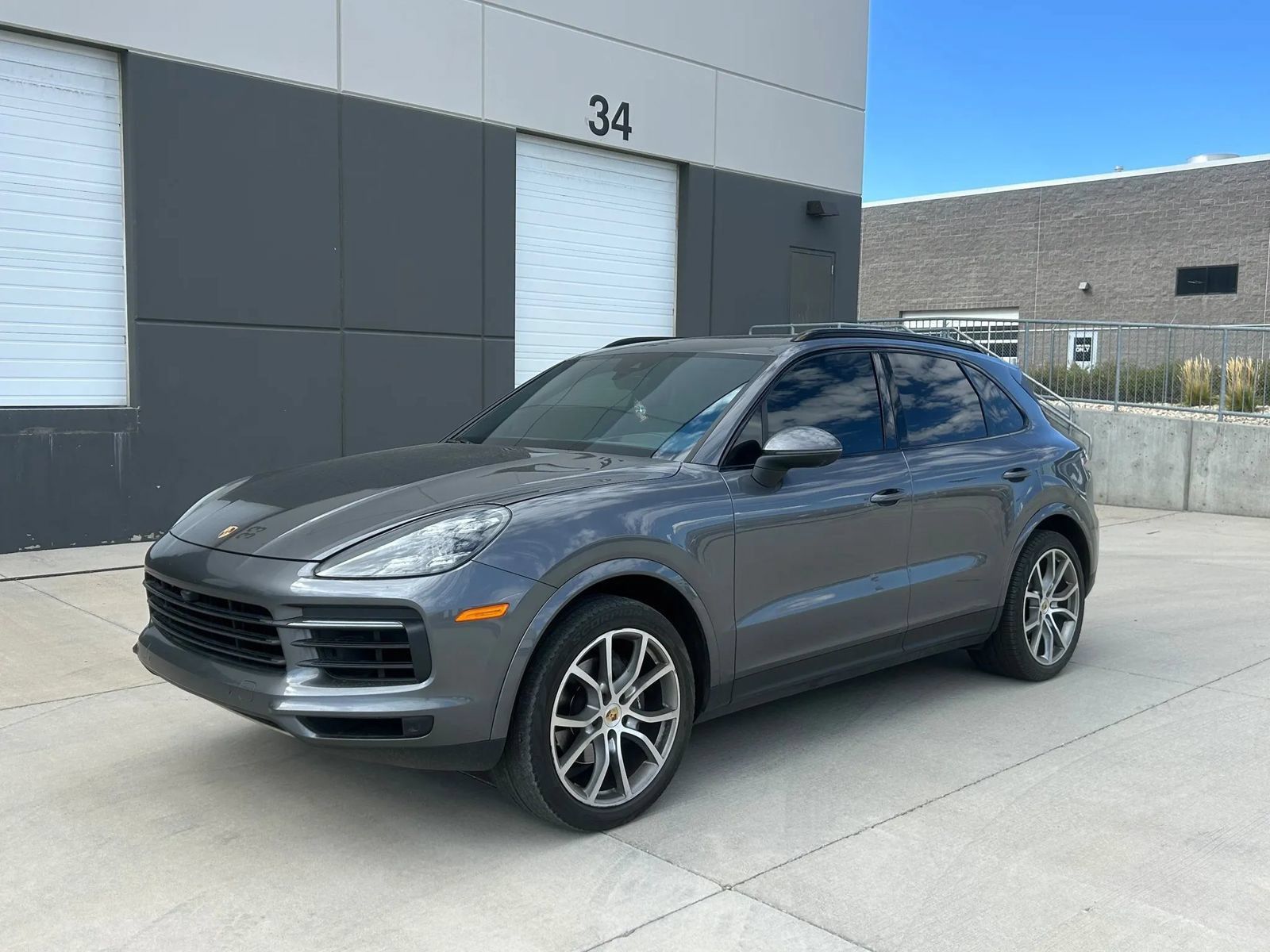 Used 2019 Porsche Cayenne AWD/4WD image 1