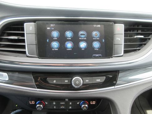 Certified 2019 Buick Enclave Essence FWD image 29