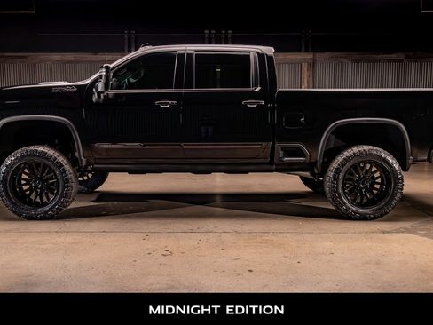 Used 2024 Chevrolet Silverado 2500 High Country w/ Midnight Edition image 6