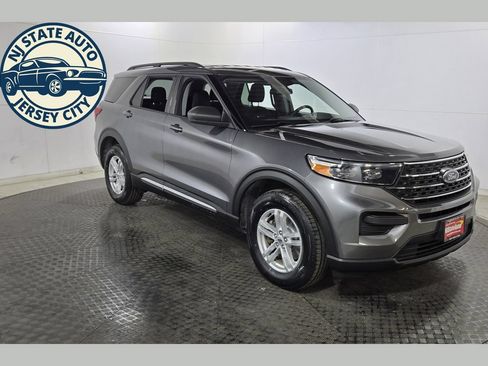 Used 2022 Ford Explorer XLT AWD/4WD image 1
