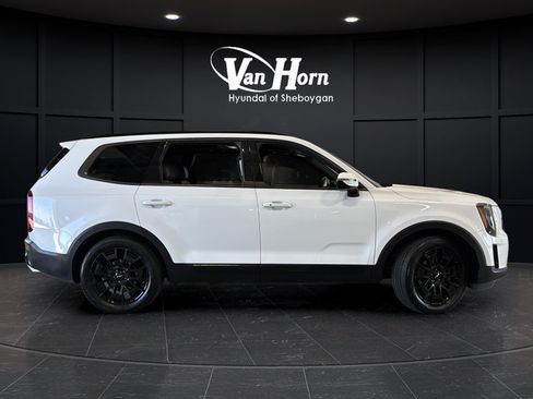 Used 2022 Kia Telluride SX w/ SX Prestige Package AWD/4WD image 8