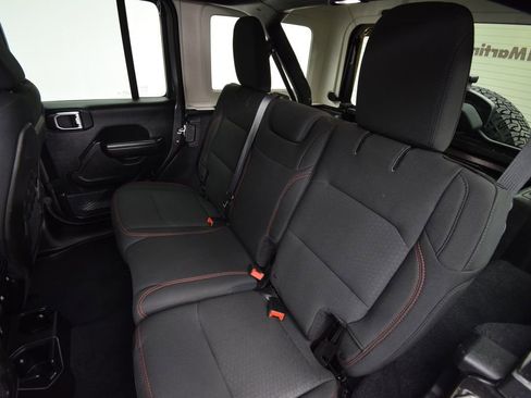 Used 2018 Jeep Wrangler Unlimited Rubicon image 24