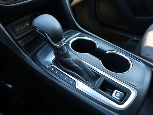 Used 2023 Chevrolet Equinox LT image 31