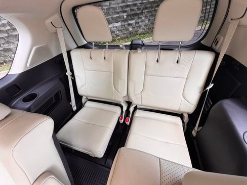 Used 2021 Lexus GX 460 Luxury w/ Sport Design Package AWD/4WD image 38