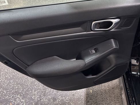 Used 2025 Honda Civic Sport image 21