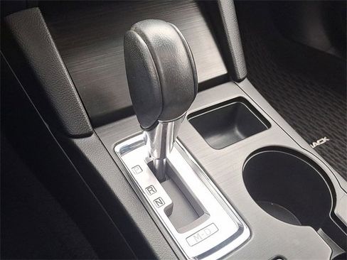 Used 2018 Subaru Outback 2.5i Premium image 15