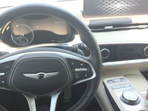 Used 2024 Genesis GV70 3.5T Sport w/ Sport Advanced Package AWD/4WD image 10