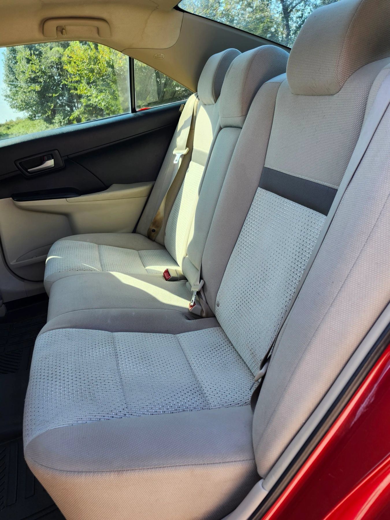 Used 2014 Toyota Camry LE FWD image 12