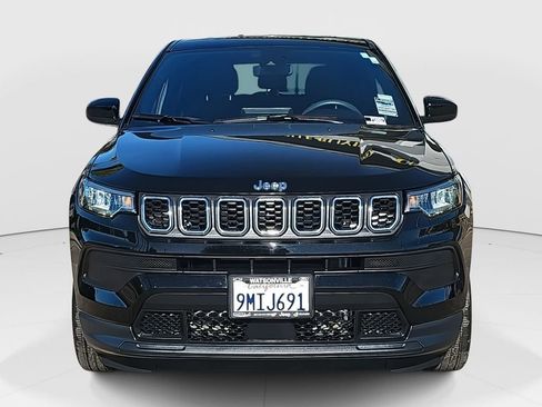 Used 2024 Jeep Compass Sport image 8