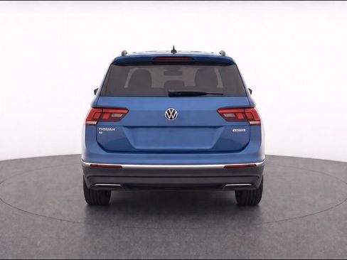 Used 2020 Volkswagen Tiguan SE AWD/4WD image 7