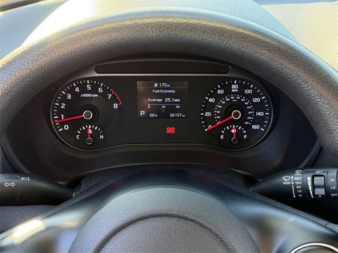 Used 2022 Kia Soul LX image 13