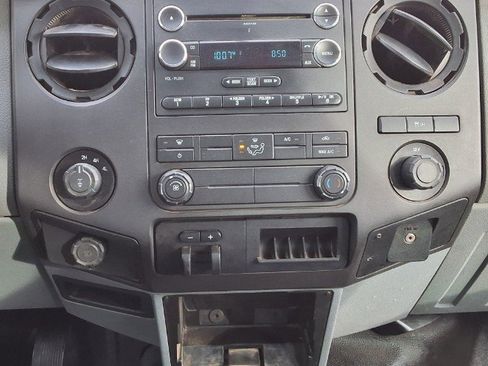 Used 2013 Ford F250 XL w/ Skid Plate Pkg image 18