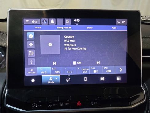 Used 2023 Jeep Compass Limited AWD/4WD image 12