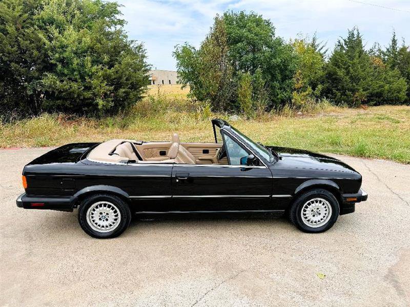 Used 1991 BMW 325i Convertible RWD image 15