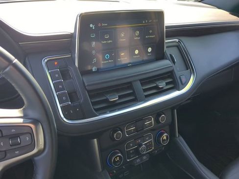 Used 2024 Chevrolet Suburban LT image 30