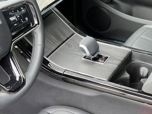 New 2025 Land Rover Range Rover Evoque Dynamic SE image 26