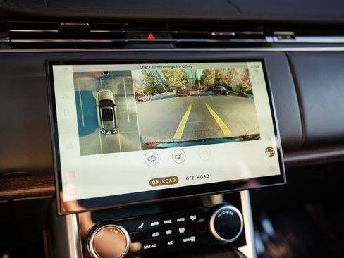 Used 2023 Land Rover Range Rover Long Wheelbase SE image 33