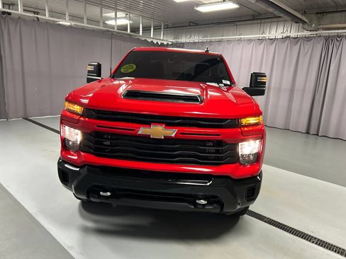Used 2025 Chevrolet Silverado 2500 Custom w/ Custom Value Package AWD/4WD image 2
