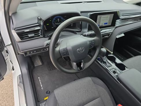 Used 2026 Toyota Camry LE w/ Convenience Package FWD image 16