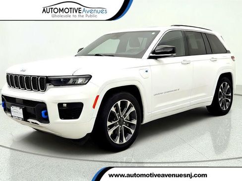 Used 2023 Jeep Grand Cherokee Overland AWD/4WD image 1