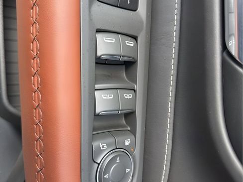 Used 2023 GMC Yukon Denali Ultimate AWD/4WD image 28